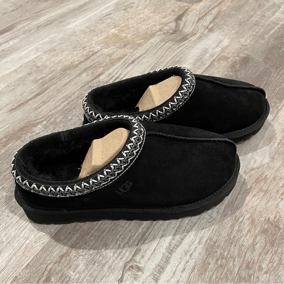 Tasman Ugg in Black Size 7 - Picture 4 of 7